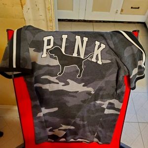 Victoria's Secret PINK Crew Camo, Dog & Logo
